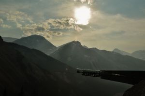 Columbia_Icefield_sky_walk_2.jpg