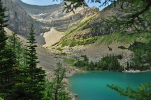 Banff_NP_Agnes_Lake_trekking_2.jpg