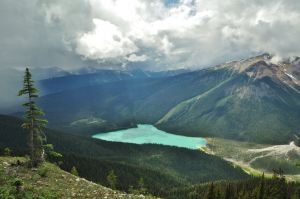 Emerald_Lake_bird_view.jpg