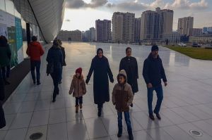 Heydar Aliyev Center rodzina.jpg
