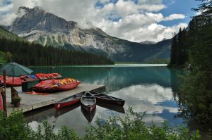 Emerald_Lake_sunshine.jpg