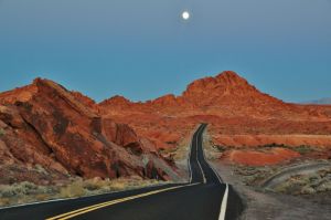 valley_of_fire_road_with_the_moon.jpg