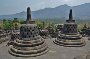 Borobudur_stupy_Jawa.jpg