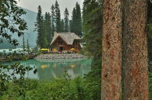 Emerald_Lake_Resort.jpg