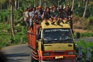 transport_ludzi_Lombok.jpg