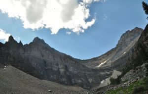 Banff_NP_Agnes_Lake_trekking.jpg