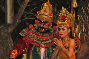 Kecak_taniec_Bali.jpg