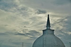 stupa_w_mihintale_sri_lanka.jpg