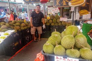 durian na targu.jpg